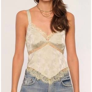 NEW HEARTLOOM carissa cami in tea